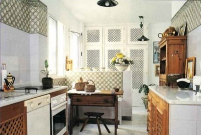 Seville tiles: Tradition and innovation