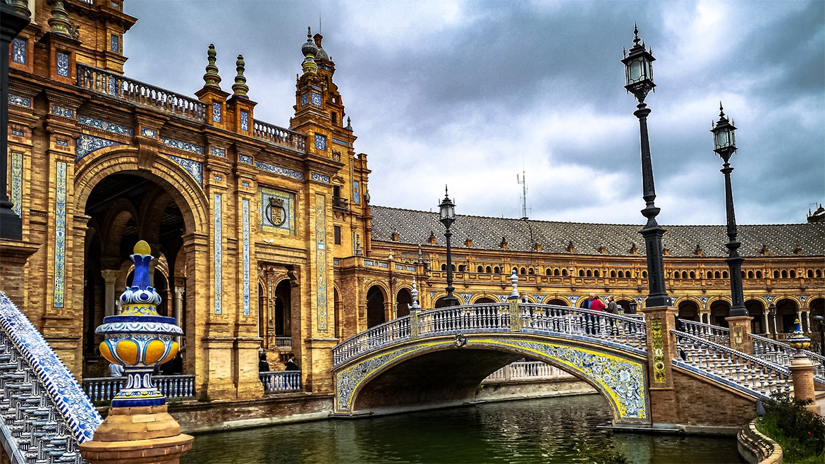 The Plaza de España, a great example of Sevillian tiles