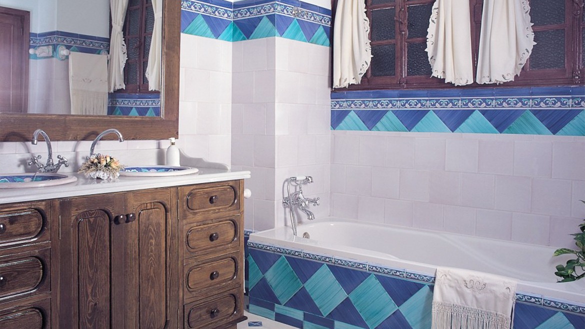 El azulejo perfecto para darle color a tu baño