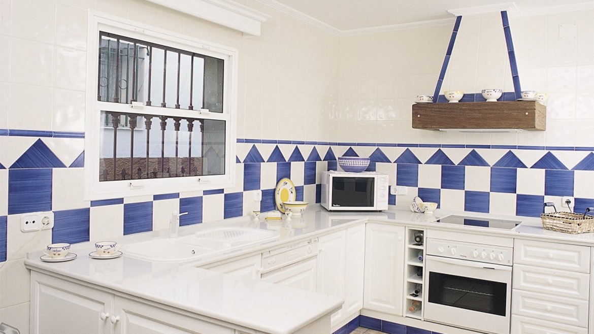 Ventajas de usar azulejos en la cocina